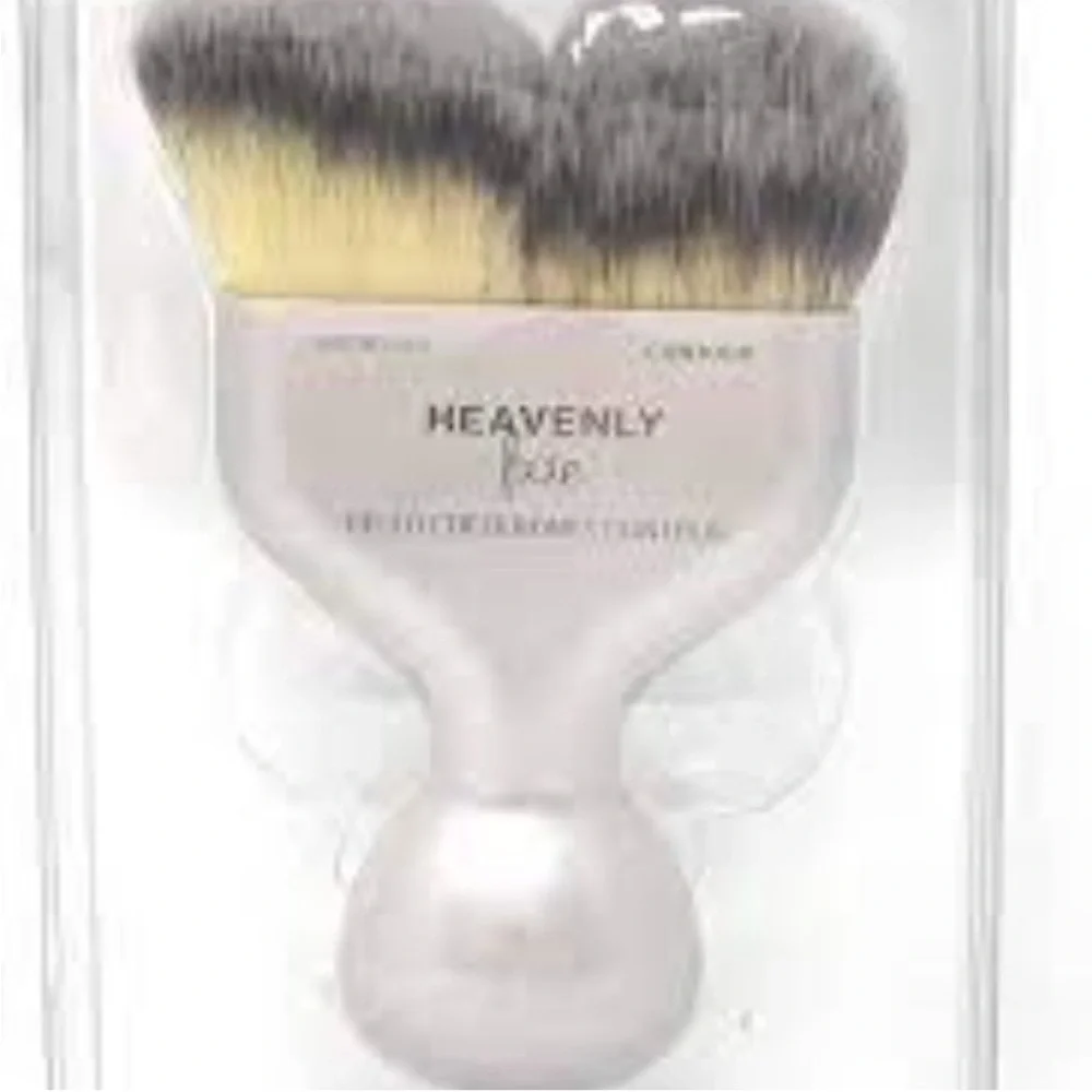 IT Cosmetics Heavenly Luxe Hello Cheekbones Contour Brush NWT